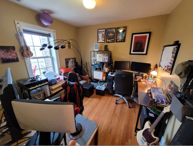 Foto del edificio - 2051 W Summerdale Ave