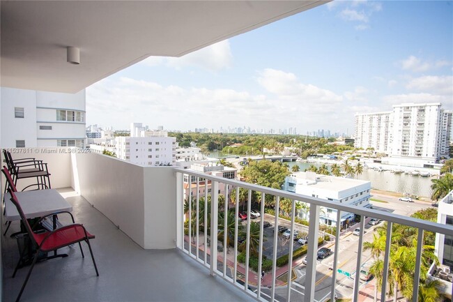 Foto del edificio - 4301 Collins Ave