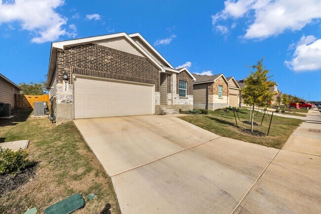 Building Photo - 3 Bed, 2 Bath Oasis on Meadowland Pl