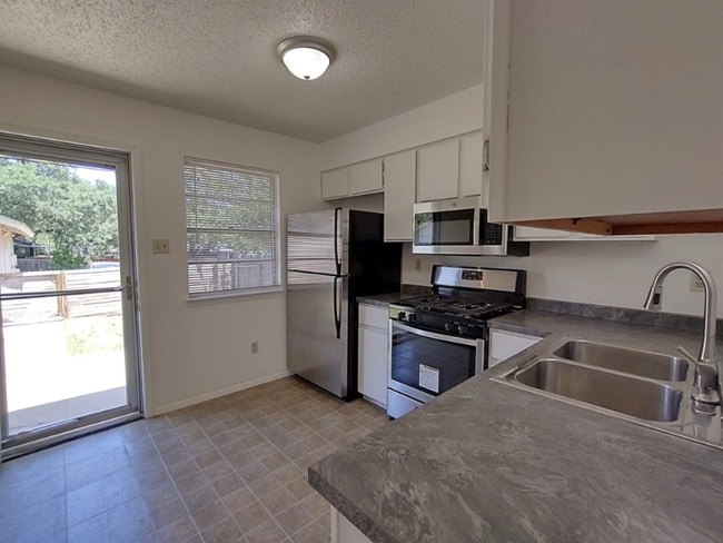 Foto del edificio - 1620 W Braker Ln