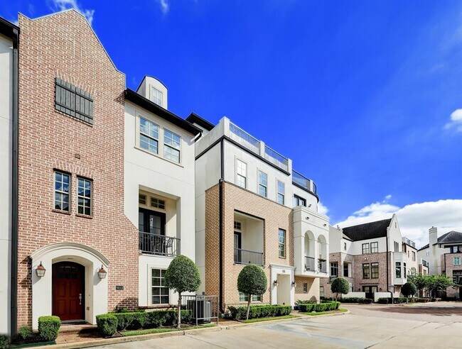 Building Photo - 9615 Fannin St