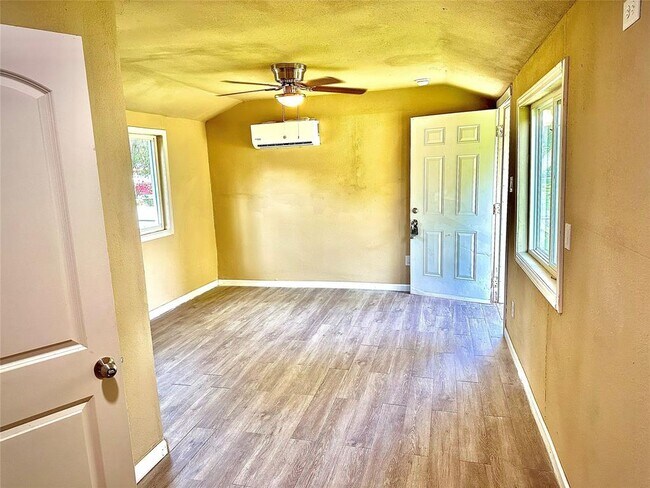 Foto del edificio - 1502 W Talmage St