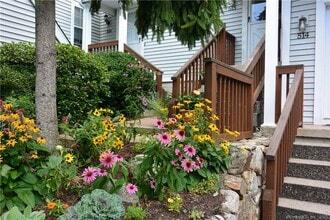 Building Photo - 515 Foxboro Dr