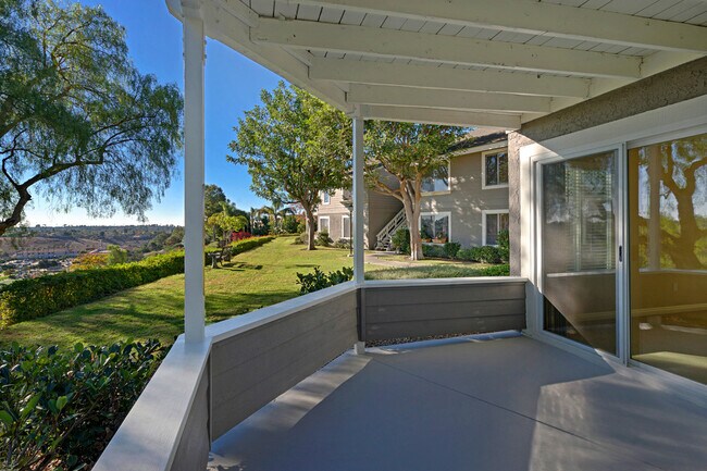 Foto del edificio - Remodeled Seawatch Condo with Beautiful Views