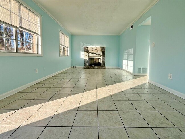 Foto del edificio - 2946 N Dekalb Dr