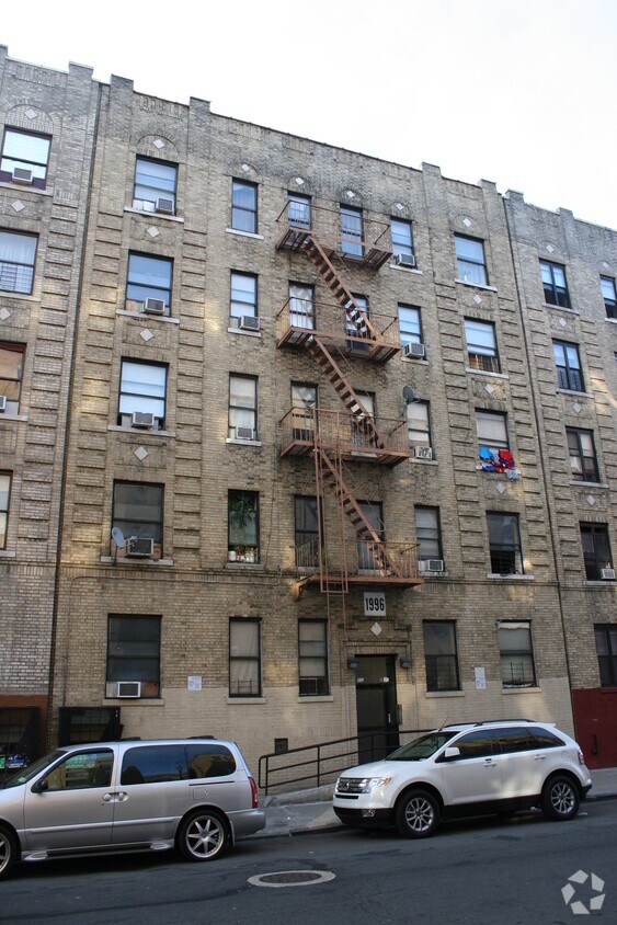 Foto del edificio - 1996 Davidson Ave