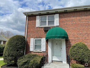 Building Photo - 134 Emerson Gardens Rd