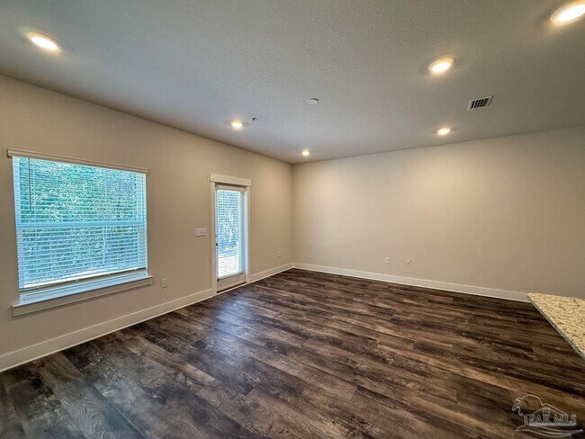 Foto del edificio - 1559 Iroquois Ct