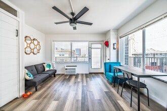 Building Photo - 3501 Boardwalk