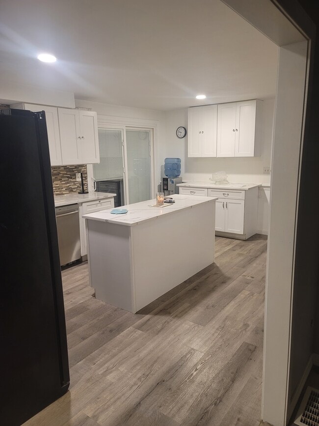 Building Photo - 87 Capn Jacs Rd