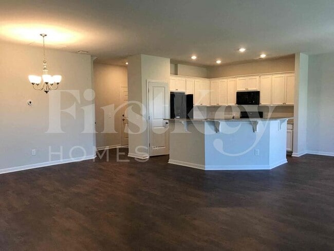Building Photo - 210 Firewheel Ct