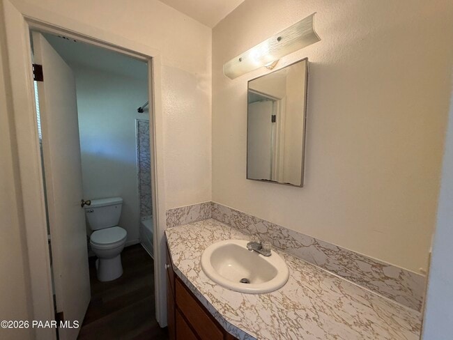 Building Photo - 4251 N Viewpoint Dr