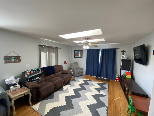 Building Photo - Nice 4 Bed 2 Bath Home Close to Ft Carson!!!