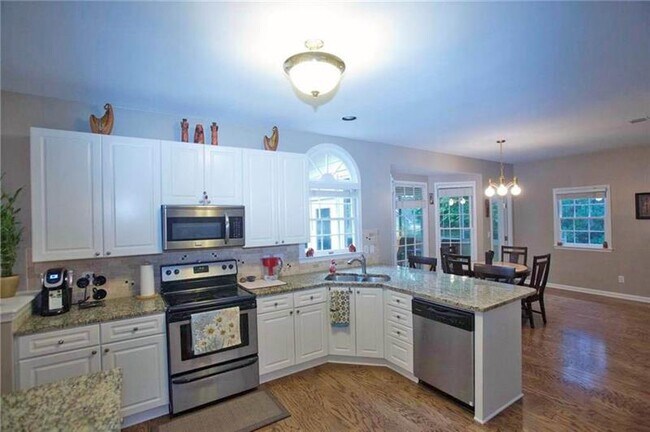 Foto del edificio - 7125 Amberleigh Way