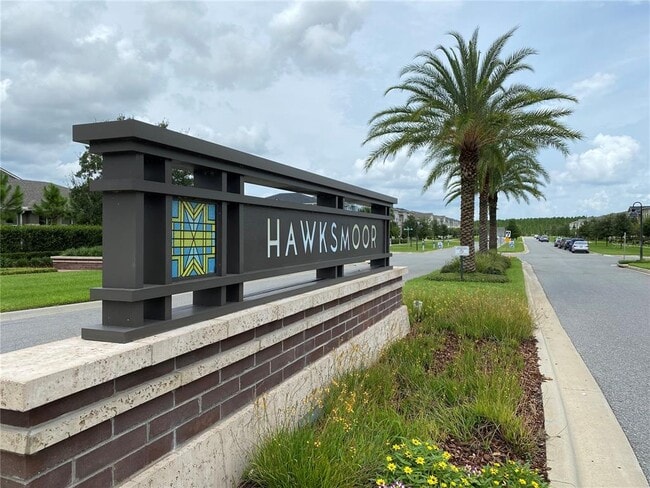 Foto del edificio - 8019 Glenlloyd Ave