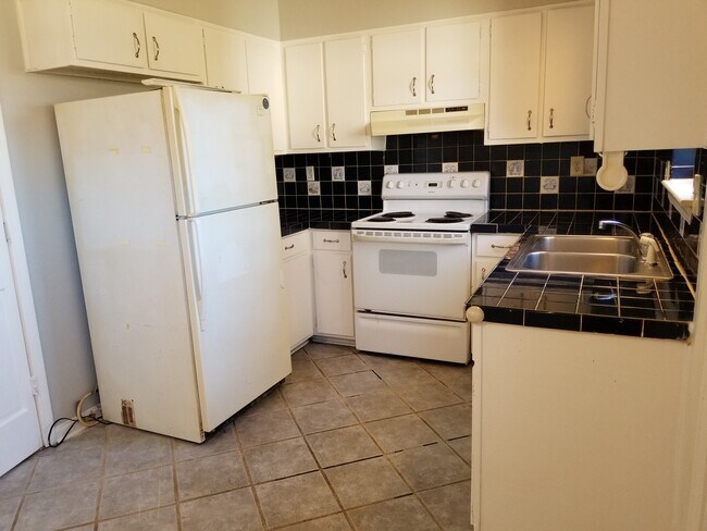 Foto del edificio - 2 bedroom, 1 bathroom town house located in the heart of Fern Creek