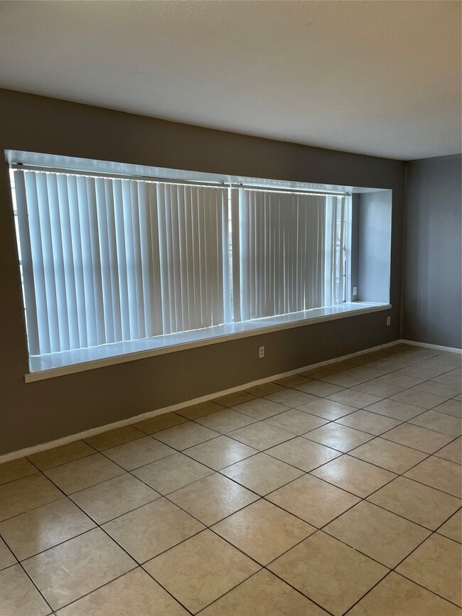 Building Photo - 7273 Chasewood Dr