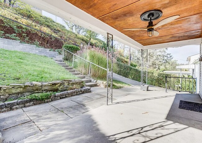 Bonito espacio verde. Jardín de bajo mantenimiento. - 133 Hamburg St