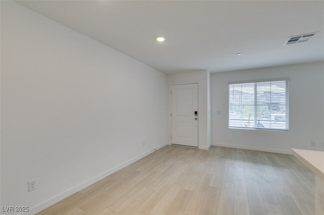 Building Photo - 945 Jigglypuff Pl