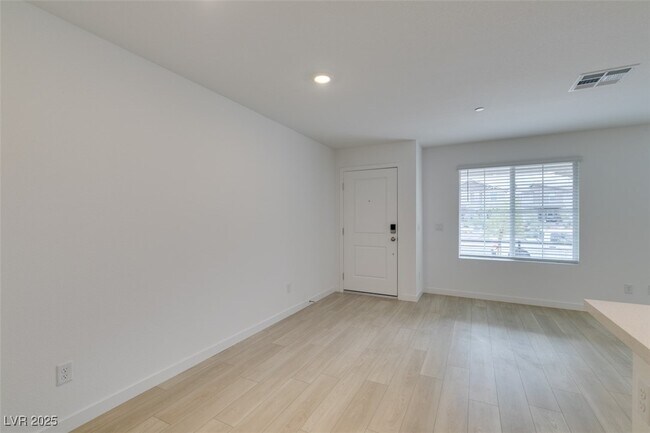 Foto del edificio - 945 Jigglypuff Pl