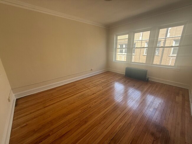 Building Photo - 2148 Gunderson Ave