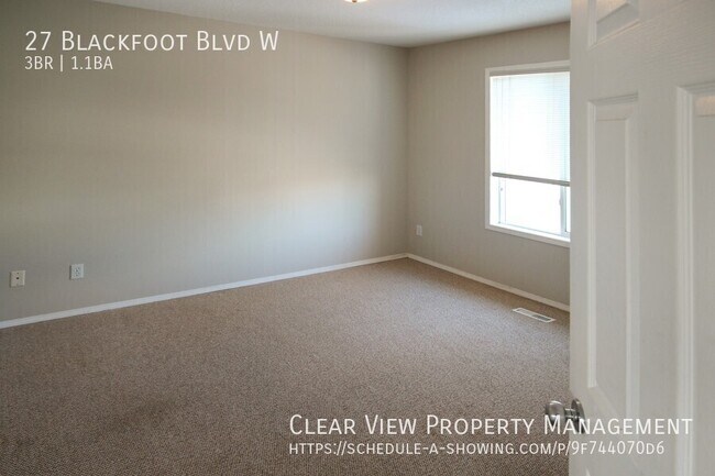 Photo du bâtiment - 3 bedroom townhouse on west side Blackfoot...