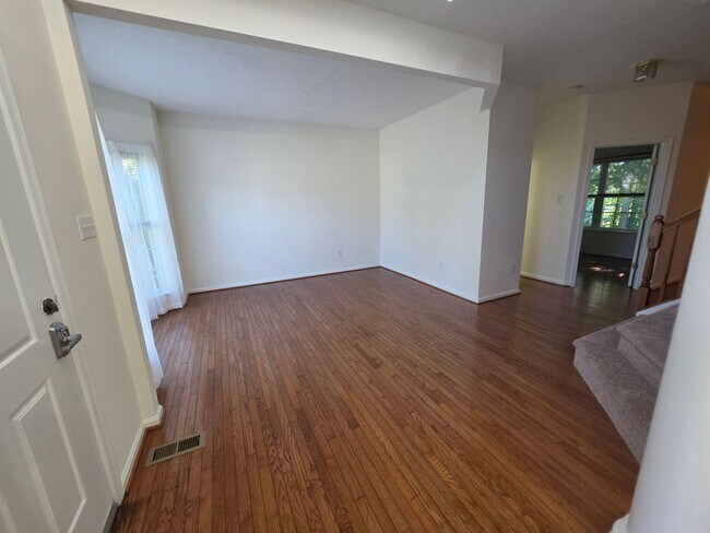 Foto del edificio - 558 Windsong Dr