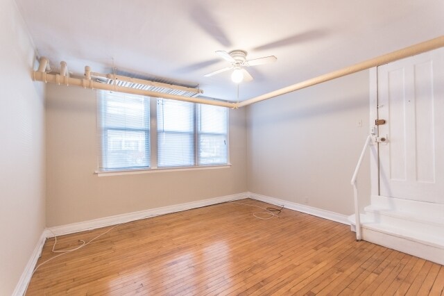 Foto del edificio - 7044 N Greenview Ave