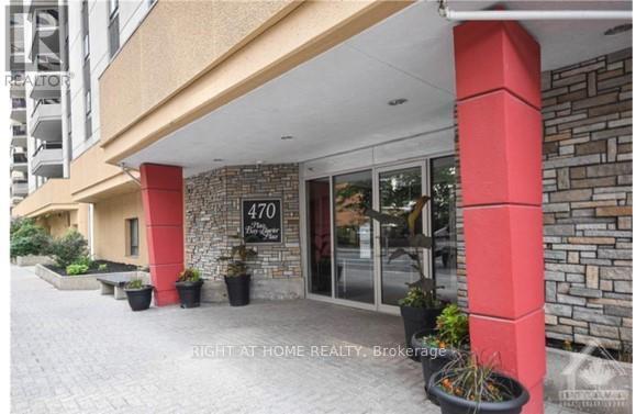 Building Photo - 470-2470 Laurier Ave W