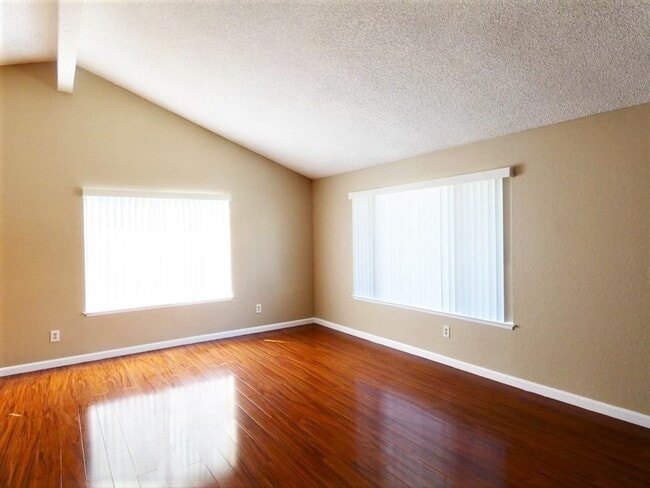 Foto del edificio - ***COMING SOON*** SPACIOUS SINGLE STORY 2 ...