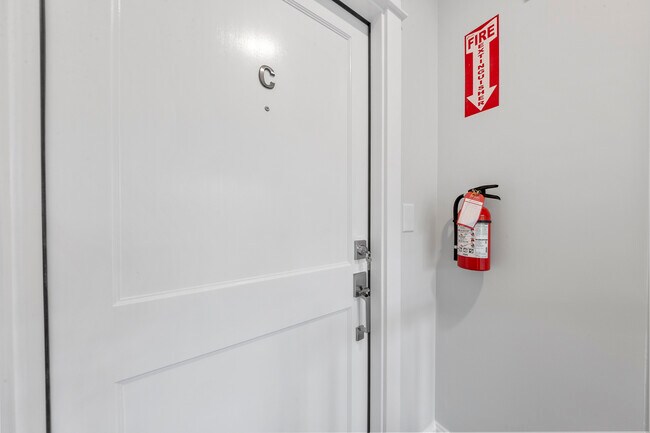 Foto del edificio - 389 Spring Unit# C