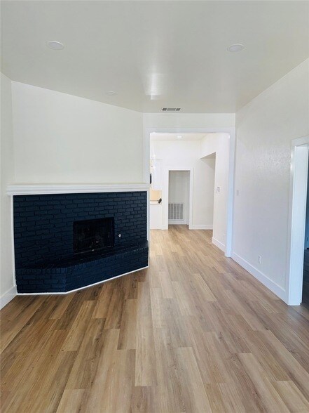 Foto del edificio - 9215 Highedge Cir