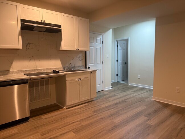 Foto del edificio - 628 Abbey Village Cir