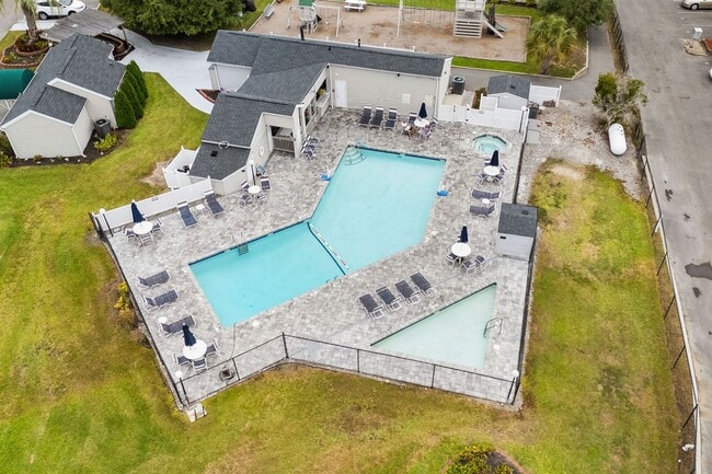 Photo - Now Allowing 1 small dog under 30Lbs - Spacious 2 bed/2 bath Deer Creek Villas-Surfside Apartment