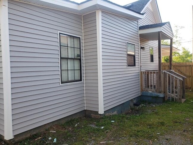 Photo - 1703 Cockrill St House