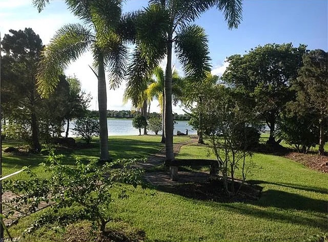 Foto del edificio - 637 Grand Rapids Blvd