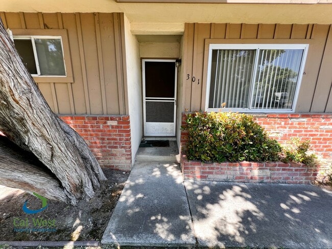 Foto del edificio - $2495 - 2bd/1ba in the heart of Campbell