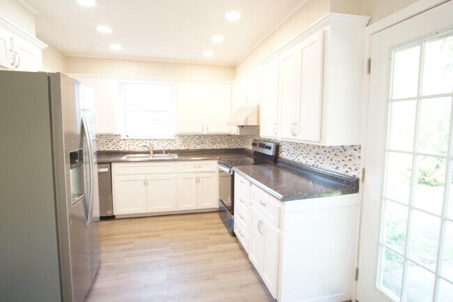 Foto del edificio - 2035 Allenhurst St