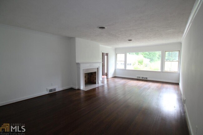 Foto del edificio - 3844 Wieuca Rd NE