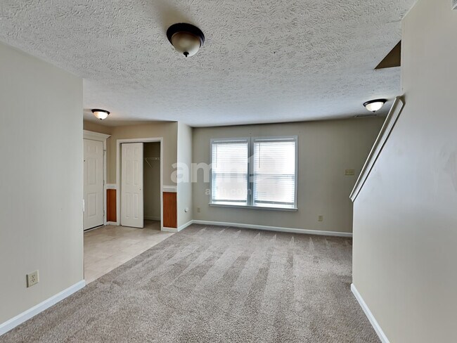 Foto del edificio - 926 Littleton Dr