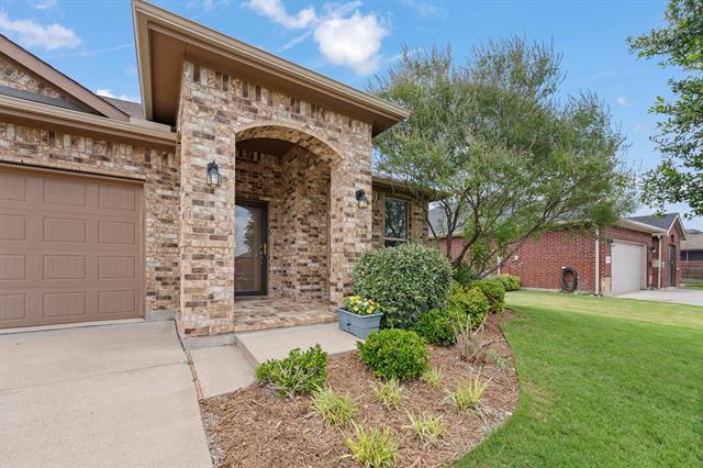 Foto del edificio - 1211 Larkspur Ln