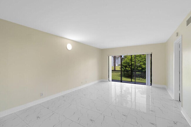 Foto del edificio - 4885  Lake Arjaro Drive 4809 West Palm Bea...