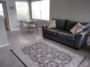 Building Photo - 12640 Equestrian Cir