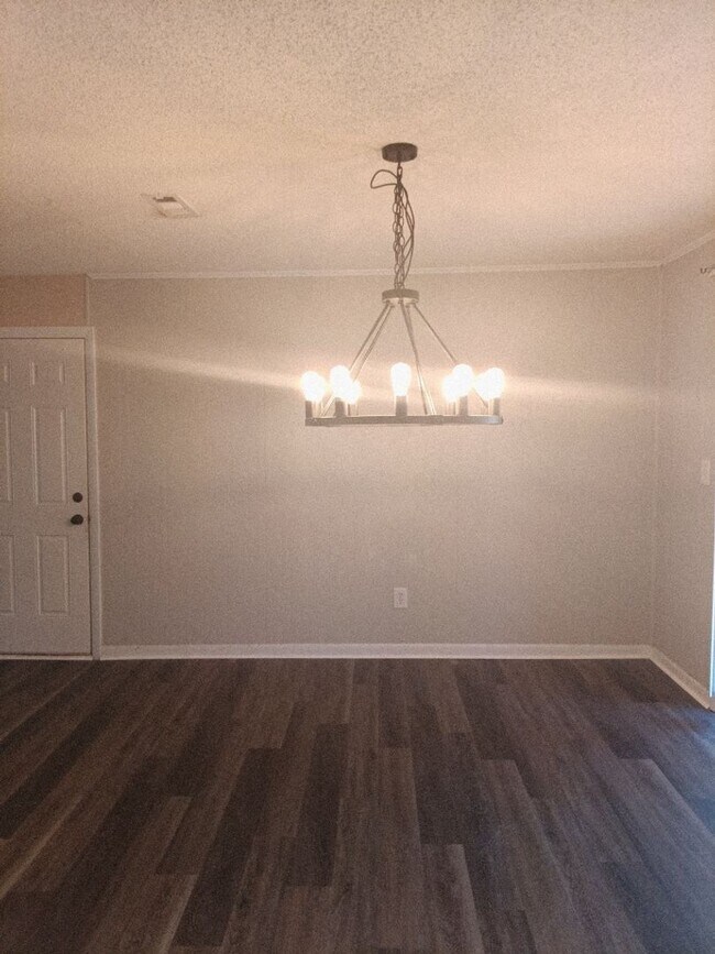 Foto del edificio - Charming 3-Bedroom Home in Augusta – Comfortable Living in Meadowbrook!