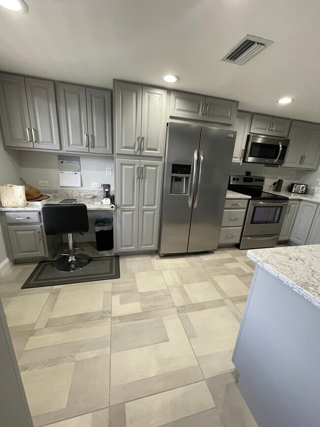 Kitchen - 12661 Kelly Sands Way