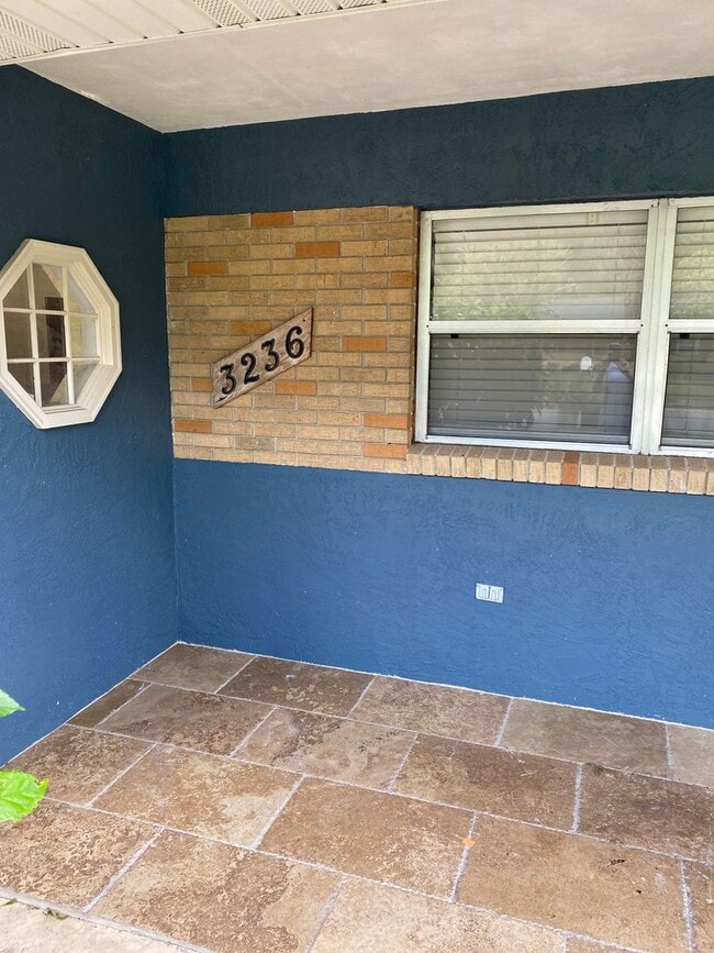 Building Photo - 3/2 Home In Downtown/Conway Area! Zoned fo...