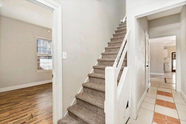 Building Photo - 1403 8th St