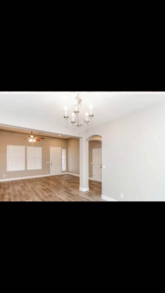 Foto del edificio - 5365 Tartan Hill Ave