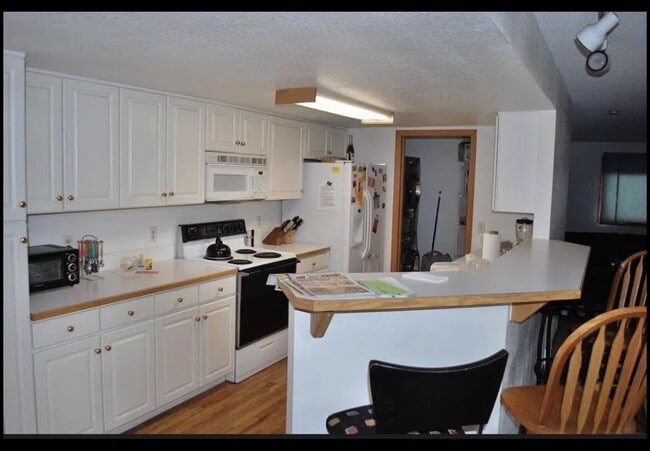 Building Photo - 2873 Springdale Ln