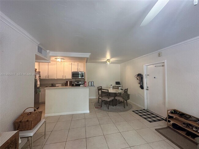 Foto del edificio - 7951 SW 104th St